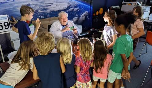 Free STEM Classes Have Kids (and Parents) M.A.D. for Science