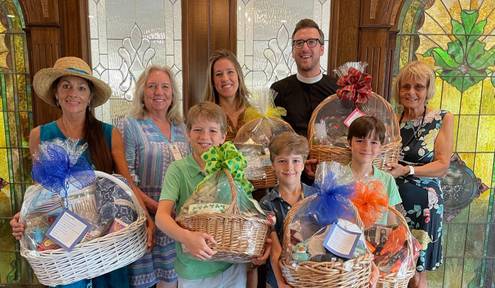 Basket Making Masters Ready for Annual Holiday Bidding, Fundraising